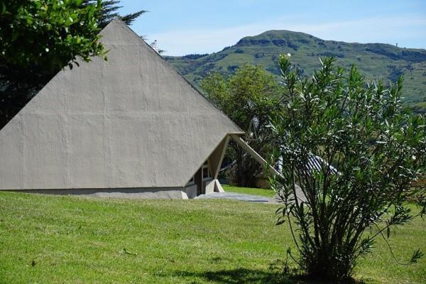 Pyramids Motel Van Reenen Экстерьер фото