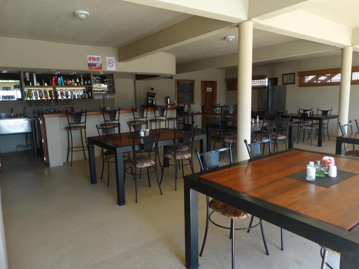 Pyramids Motel Van Reenen Экстерьер фото