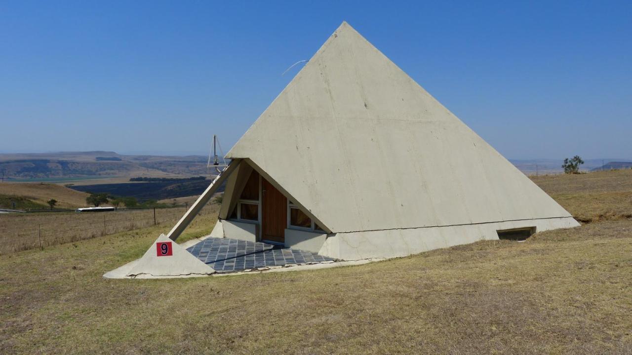 Pyramids Motel Van Reenen Экстерьер фото