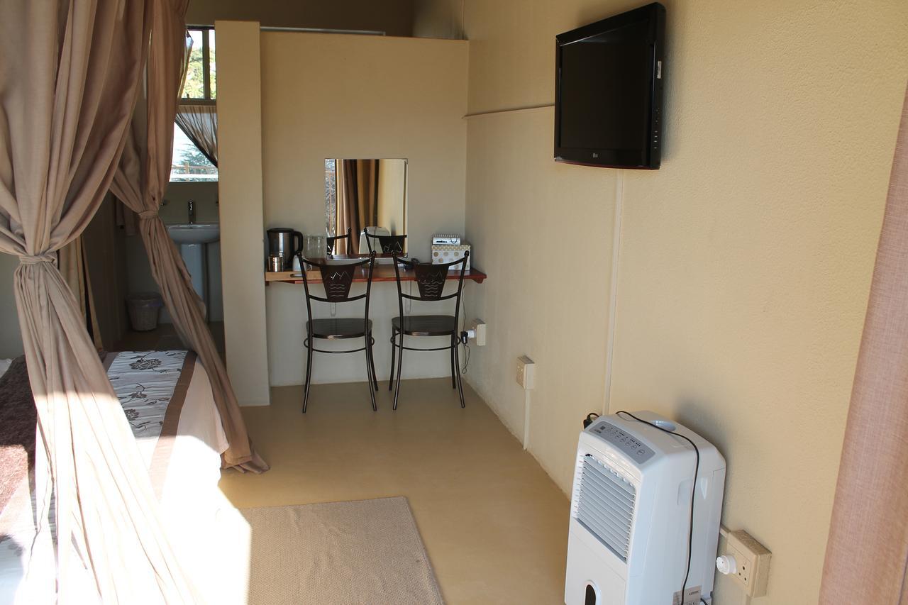 Pyramids Motel Van Reenen Экстерьер фото