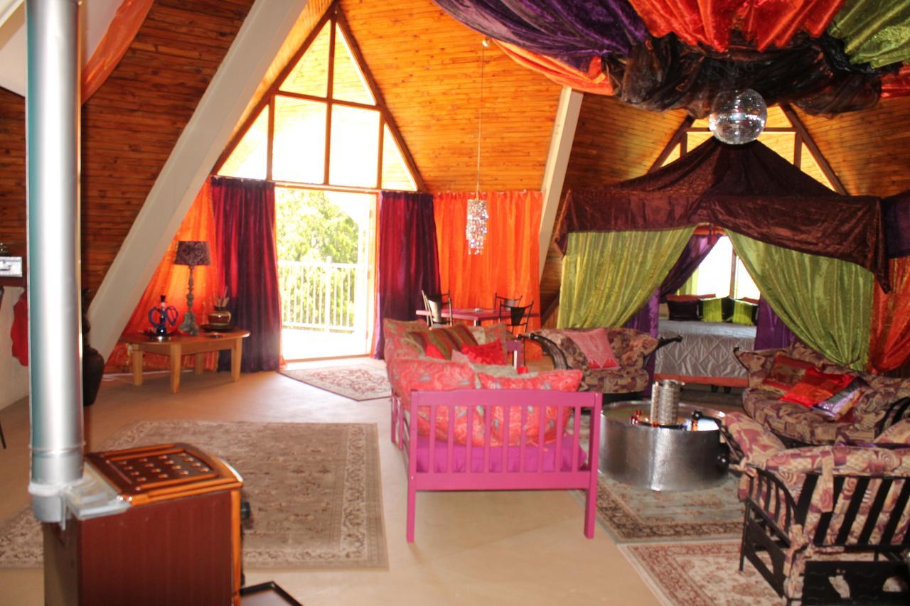 Pyramids Motel Van Reenen Экстерьер фото