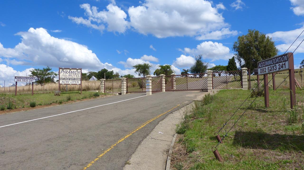 Pyramids Motel Van Reenen Экстерьер фото