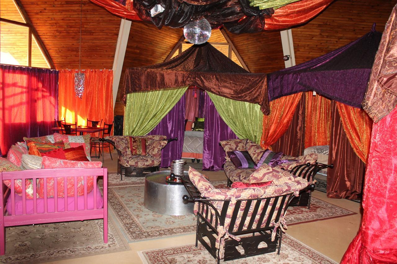 Pyramids Motel Van Reenen Экстерьер фото