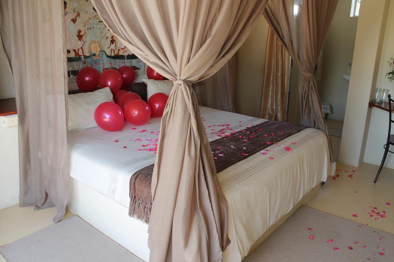 Pyramids Motel Van Reenen Экстерьер фото