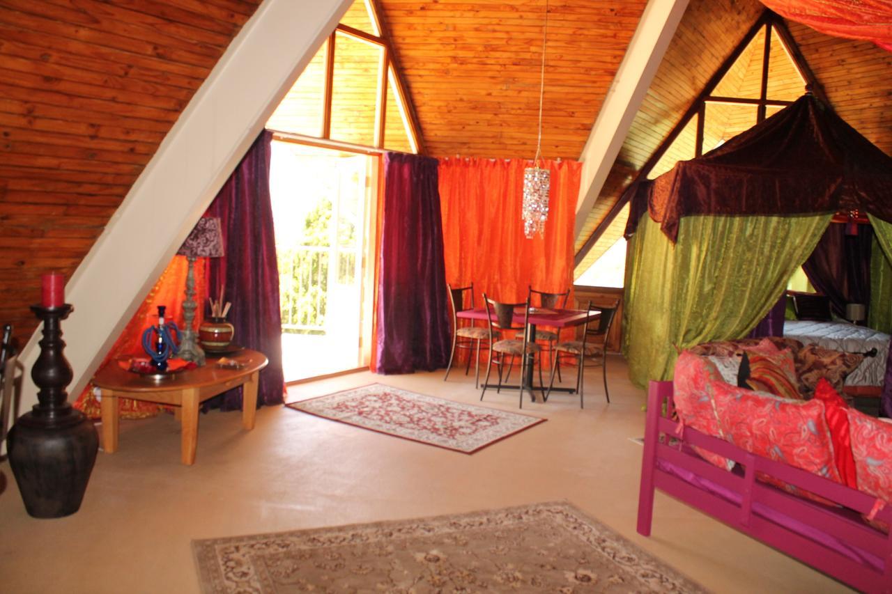 Pyramids Motel Van Reenen Экстерьер фото