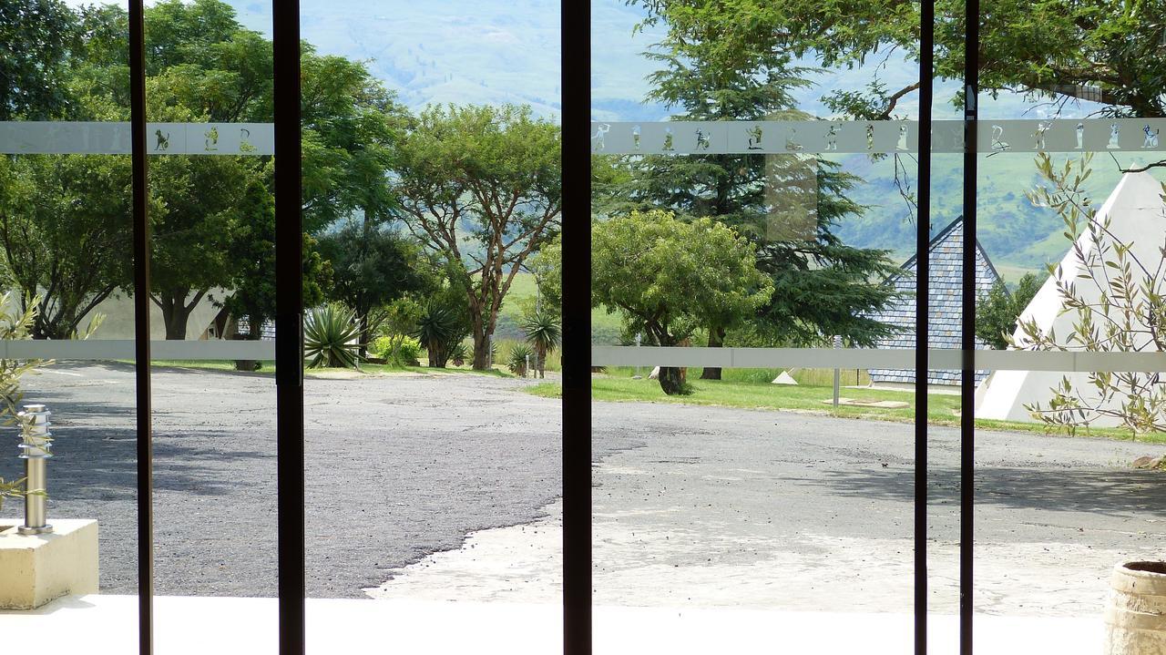 Pyramids Motel Van Reenen Экстерьер фото