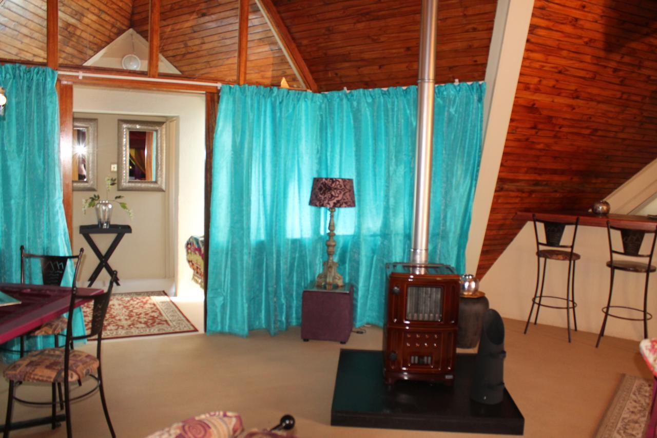 Pyramids Motel Van Reenen Экстерьер фото