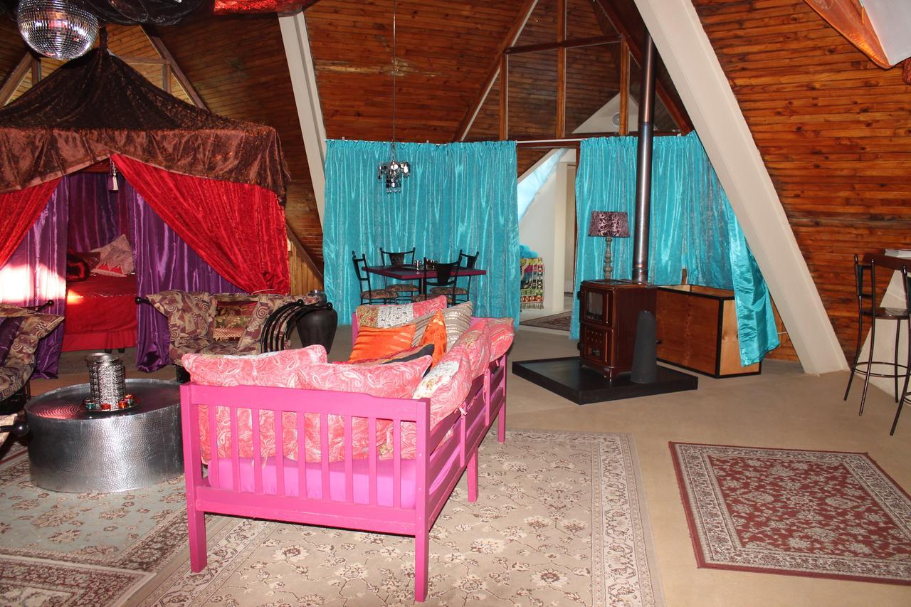 Pyramids Motel Van Reenen Экстерьер фото