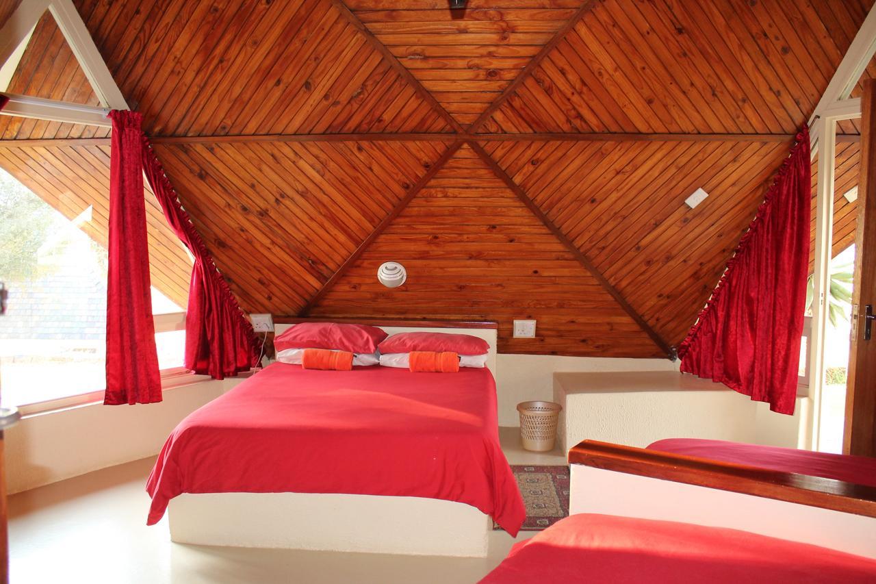 Pyramids Motel Van Reenen Экстерьер фото