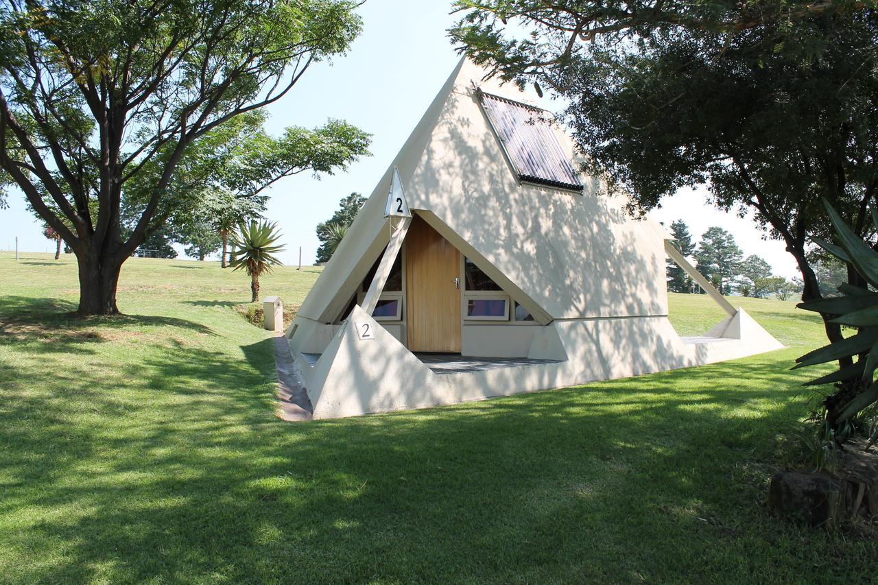 Pyramids Motel Van Reenen Экстерьер фото