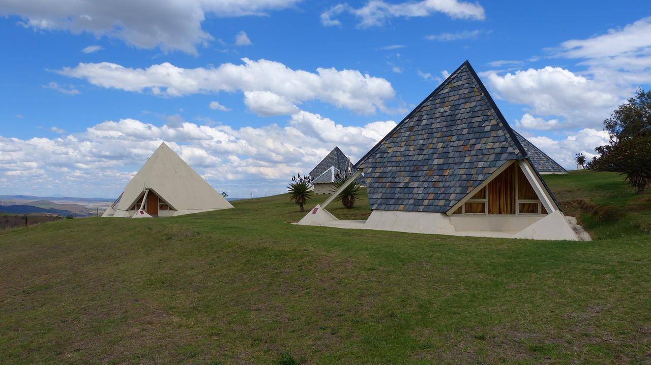Pyramids Motel Van Reenen Экстерьер фото