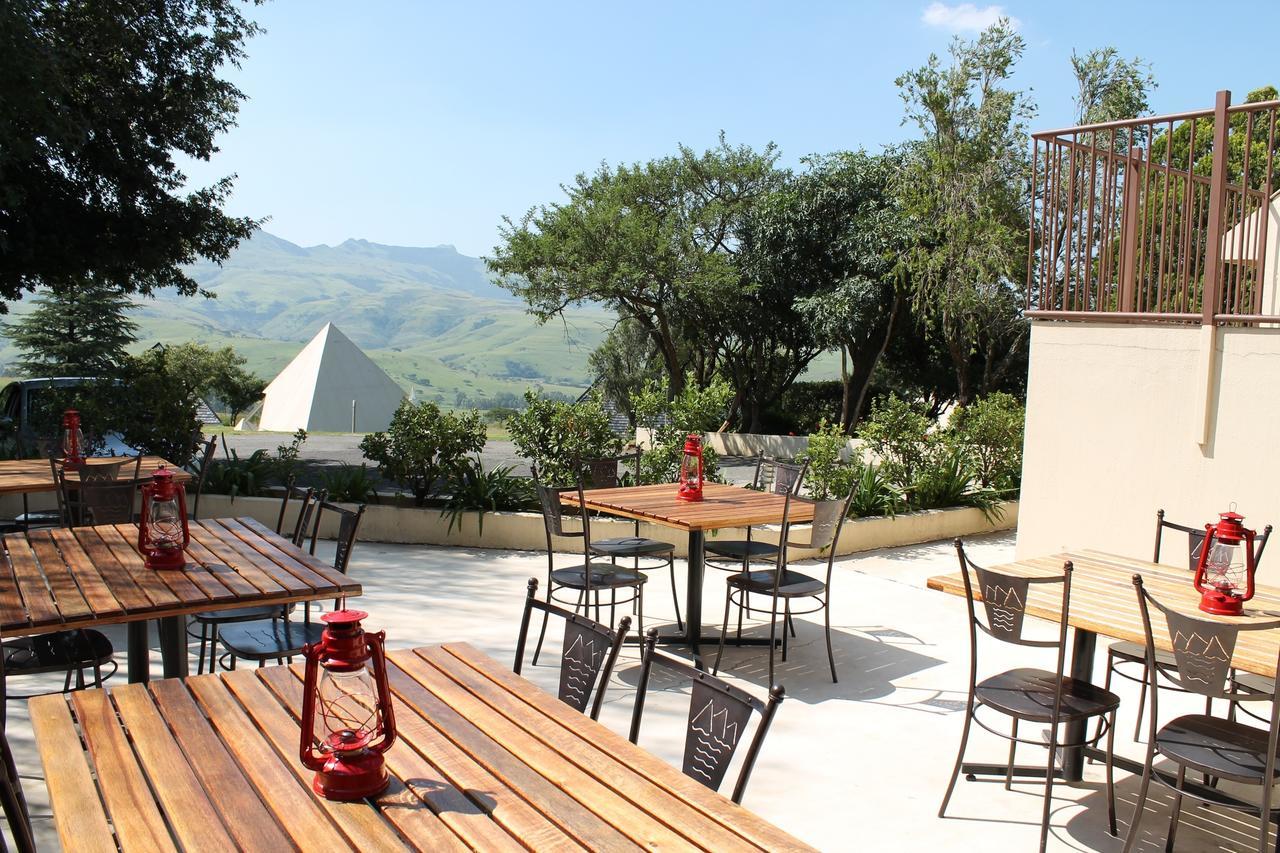 Pyramids Motel Van Reenen Экстерьер фото