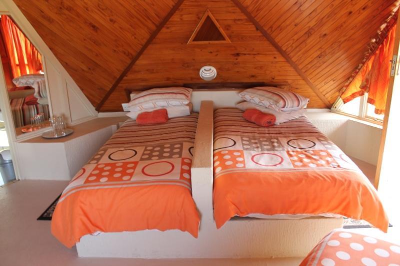 Pyramids Motel Van Reenen Экстерьер фото