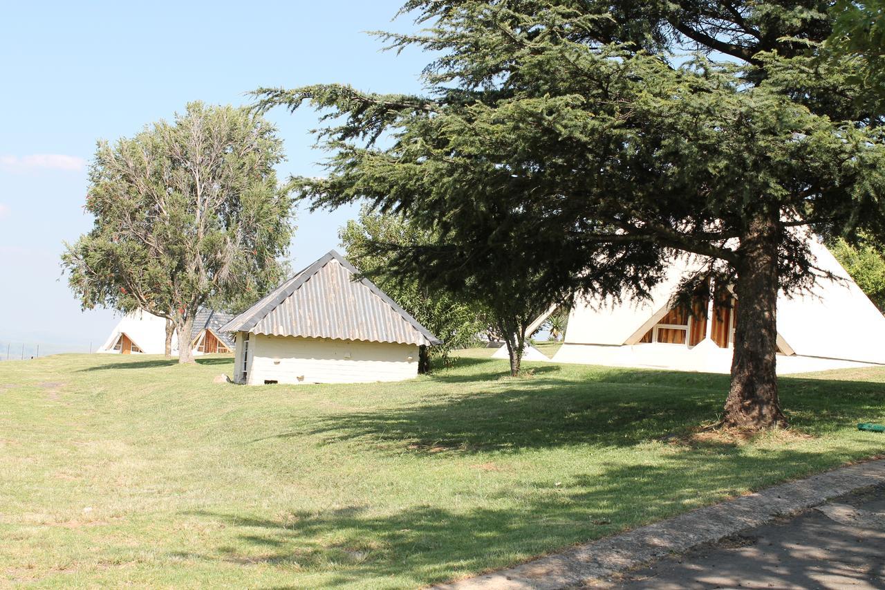 Pyramids Motel Van Reenen Экстерьер фото